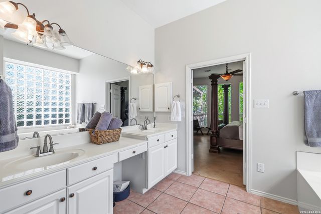 726 Treaty Oak, San Antonio, TX 78258