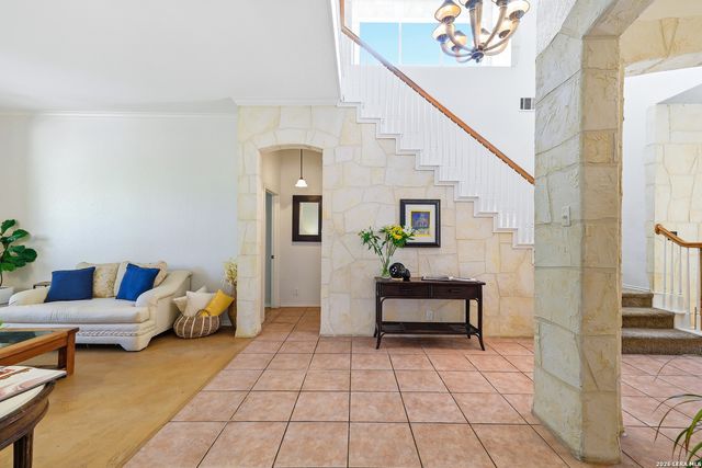 726 Treaty Oak, San Antonio, TX 78258