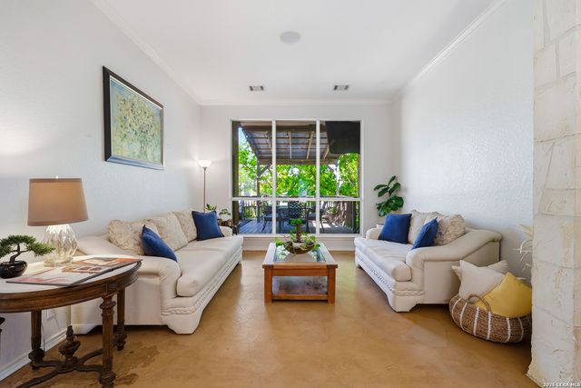 726 Treaty Oak, San Antonio, TX 78258