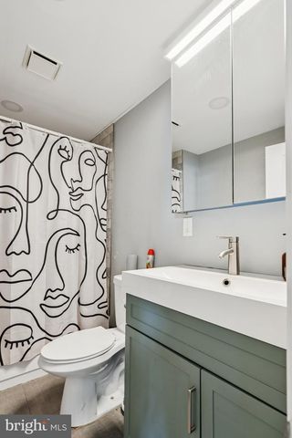 206 S MAPLE AVE, Maple Shade, NJ 08052