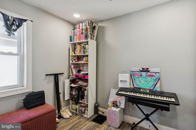 206 S MAPLE AVE, Maple Shade, NJ 08052