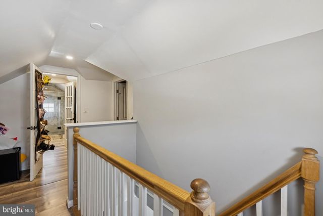 206 S MAPLE AVE, Maple Shade, NJ 08052