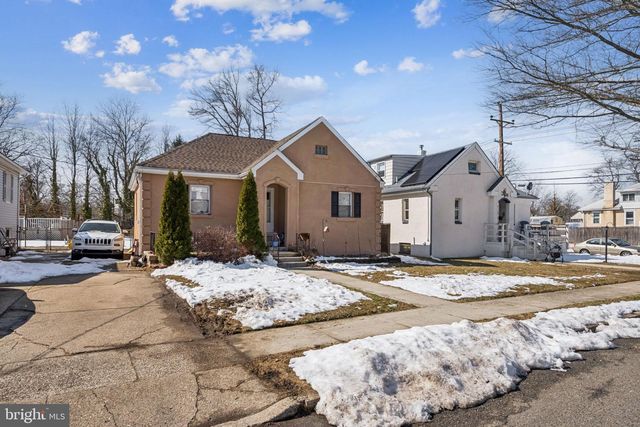 206 S MAPLE AVE, Maple Shade, NJ 08052