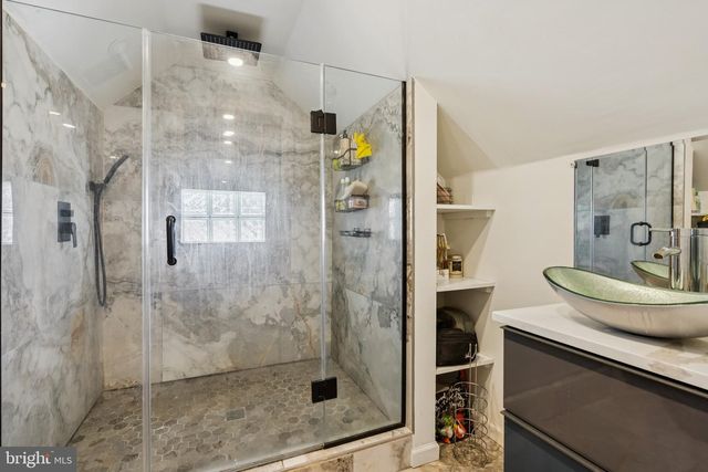 206 S MAPLE AVE, Maple Shade, NJ 08052