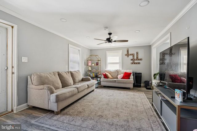 206 S MAPLE AVE, Maple Shade, NJ 08052