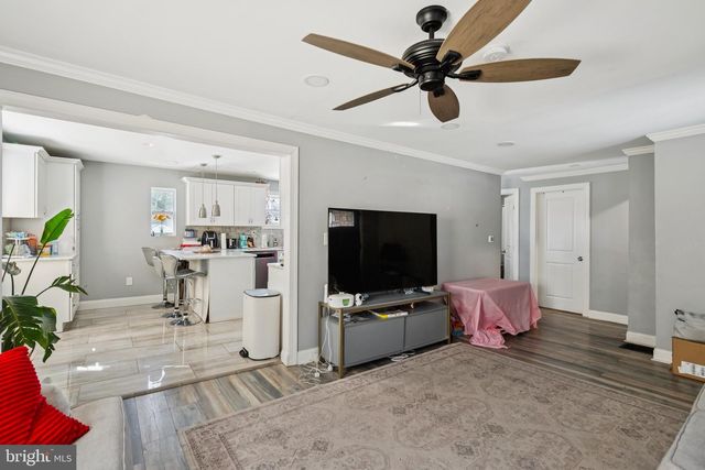 206 S MAPLE AVE, Maple Shade, NJ 08052