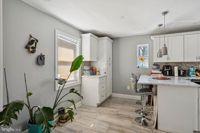 206 S MAPLE AVE, Maple Shade, NJ 08052