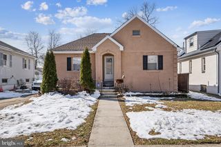 206 S MAPLE AVE, Maple Shade, NJ 08052