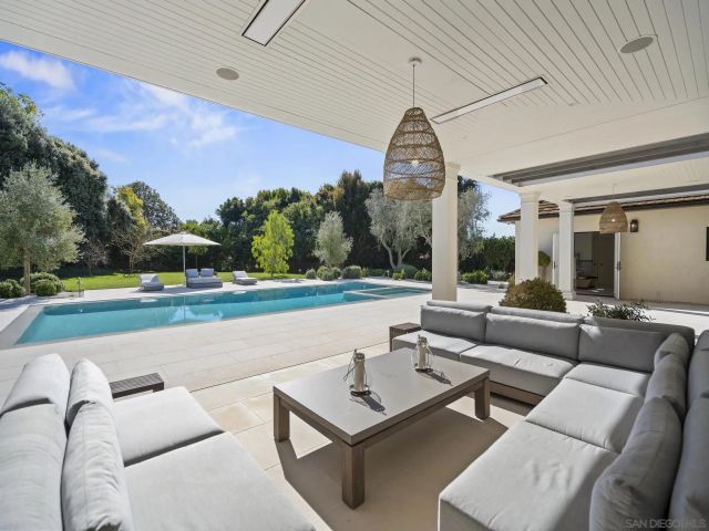 1009 Solymar Drive, La Jolla, CA 92037