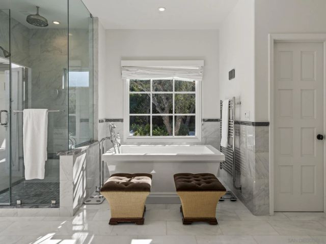 1009 Solymar Drive, La Jolla, CA 92037