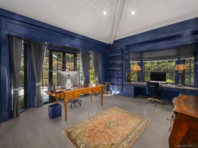 1009 Solymar Drive, La Jolla, CA 92037