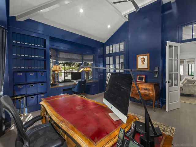 1009 Solymar Drive, La Jolla, CA 92037