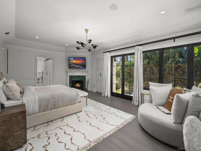 1009 Solymar Drive, La Jolla, CA 92037