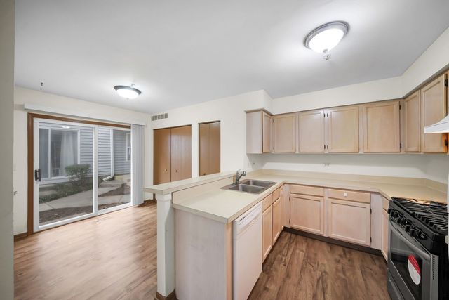 1429 Orleans Drive 1429, Mundelein, IL 60060