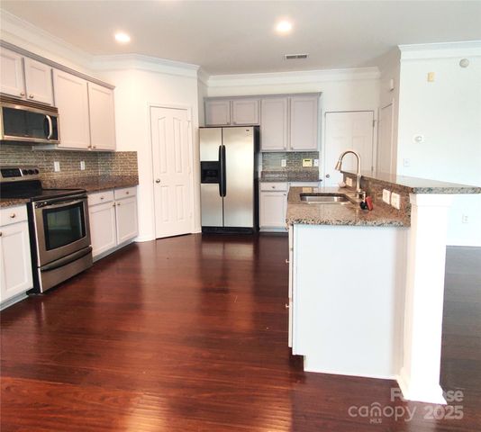 509 Wrayhill Drive, Charlotte, NC 28262