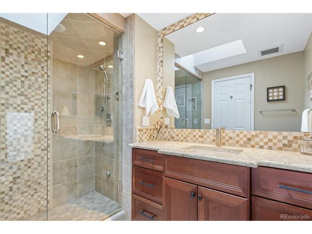 6330 S Newport Ct, Centennial, CO 80111