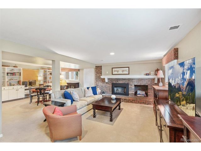 6330 S Newport Ct, Centennial, CO 80111