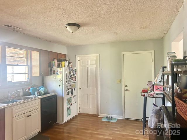 302 Ponderosa Road, Stanley, NC 28164