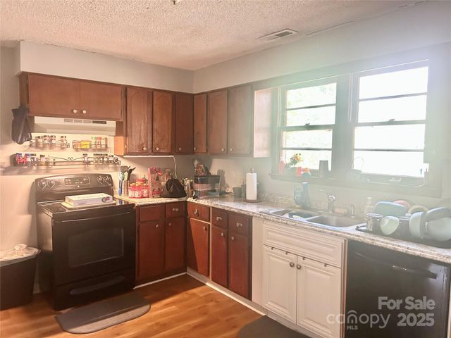 302 Ponderosa Road, Stanley, NC 28164