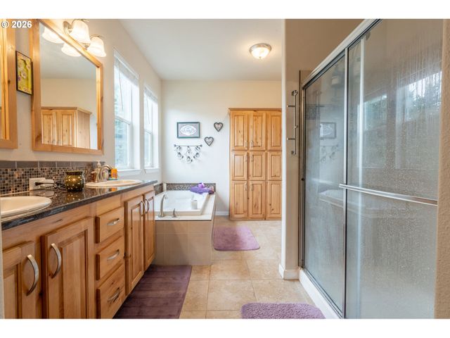 13611 S NEW ERA Rd, Oregon City, OR 97045