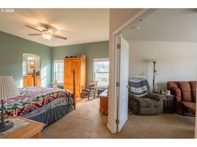 13611 S NEW ERA Rd, Oregon City, OR 97045