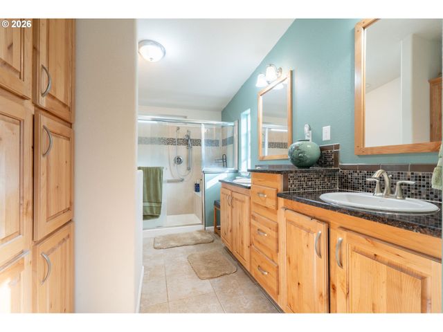 13611 S NEW ERA Rd, Oregon City, OR 97045