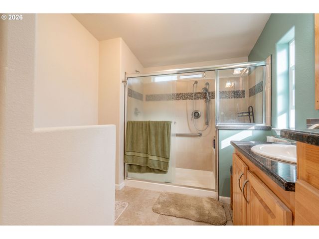 13611 S NEW ERA Rd, Oregon City, OR 97045