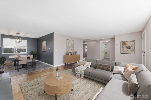 672 SE 4th Avenue, Oak Harbor, WA 98277