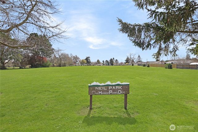 672 SE 4th Avenue, Oak Harbor, WA 98277