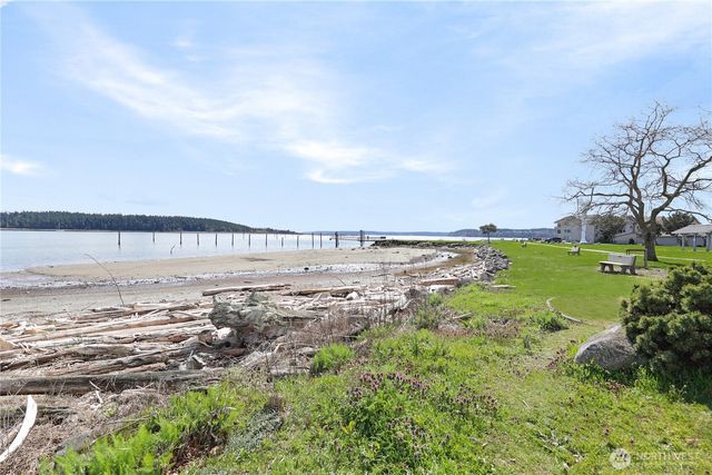 672 SE 4th Avenue, Oak Harbor, WA 98277