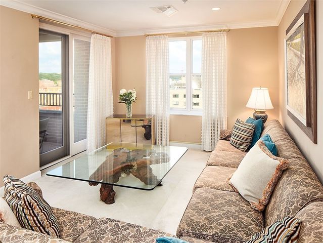 220 N Bellefield 1003, Oakland, PA 15213