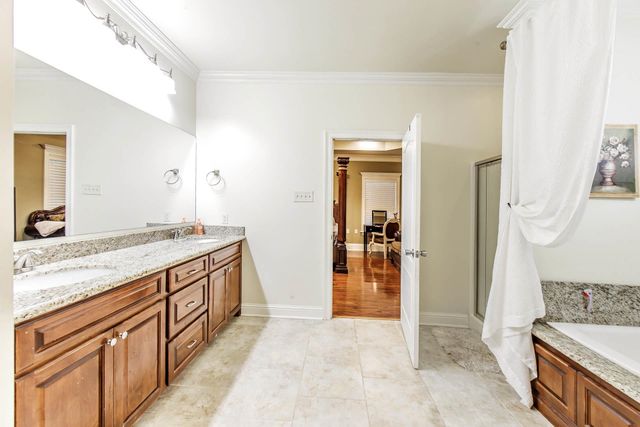 306 Mandalay West Drive, Houma, LA 70360