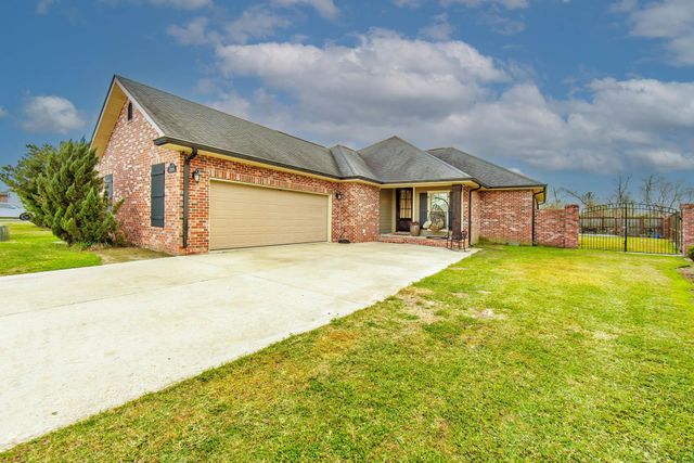 306 Mandalay West Drive, Houma, LA 70360