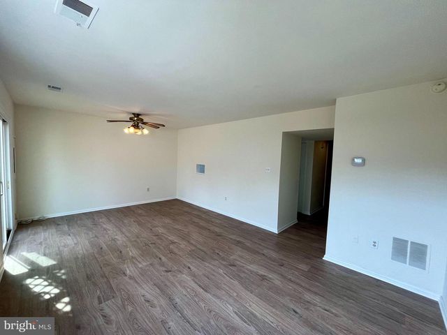 8421 MCKENZIE CIR, Manassas, VA 20110