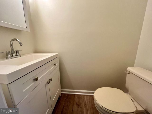 8421 MCKENZIE CIR, Manassas, VA 20110