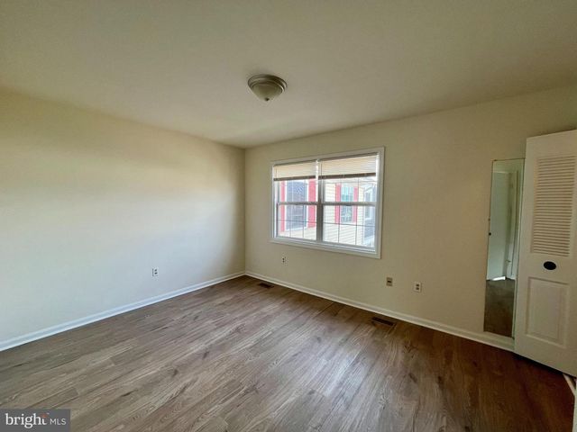 8421 MCKENZIE CIR, Manassas, VA 20110