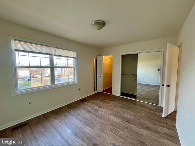 8421 MCKENZIE CIR, Manassas, VA 20110