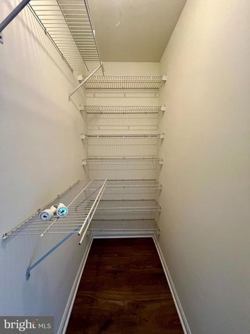 8421 MCKENZIE CIR, Manassas, VA 20110