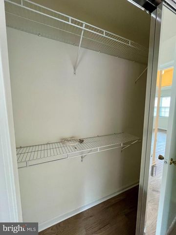 8421 MCKENZIE CIR, Manassas, VA 20110