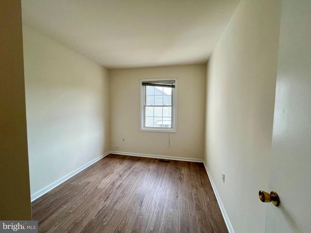 8421 MCKENZIE CIR, Manassas, VA 20110
