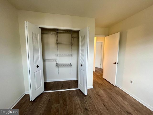 8421 MCKENZIE CIR, Manassas, VA 20110