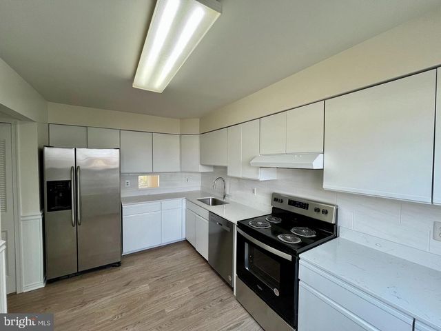 8421 MCKENZIE CIR, Manassas, VA 20110