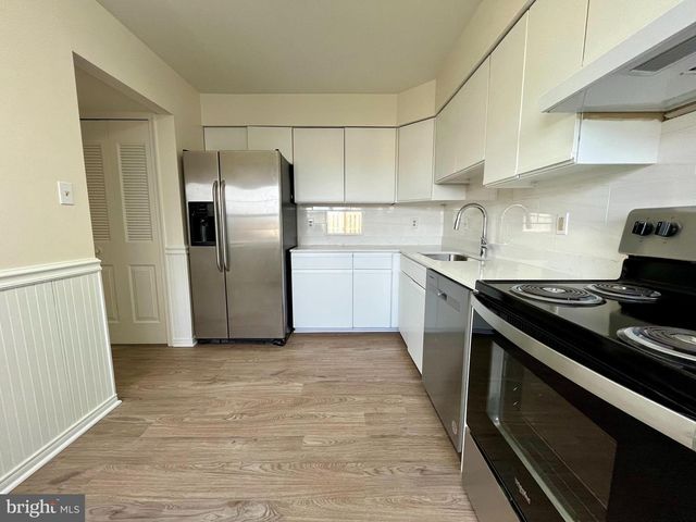 8421 MCKENZIE CIR, Manassas, VA 20110