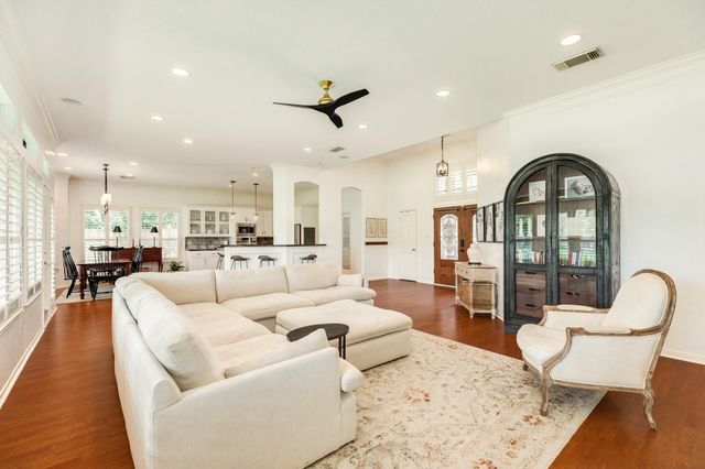 2286 Riverside Drive, West Columbia, TX 77486