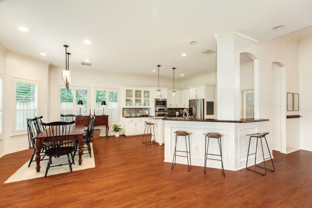 2286 Riverside Drive, West Columbia, TX 77486