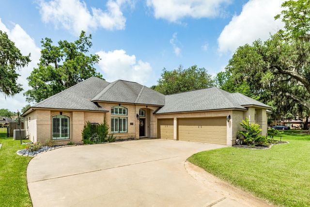 2286 Riverside Drive, West Columbia, TX 77486
