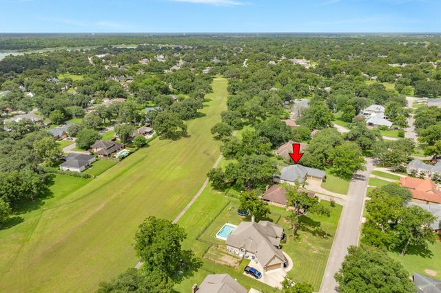 2286 Riverside Drive, West Columbia, TX 77486