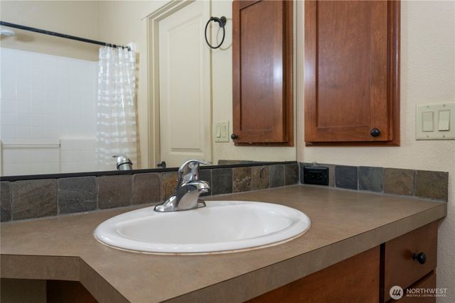 7108 NE 56th Street, Vancouver, WA 98661
