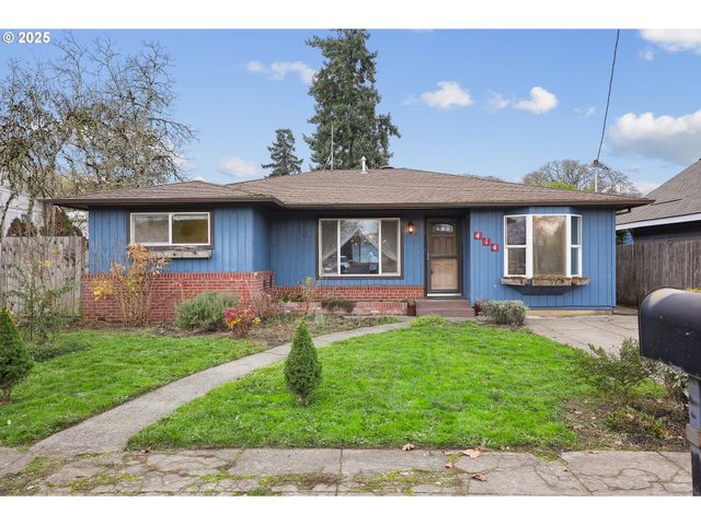 414 N 2ND St, Jefferson, OR 97352