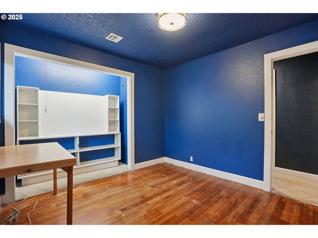 414 N 2ND St, Jefferson, OR 97352